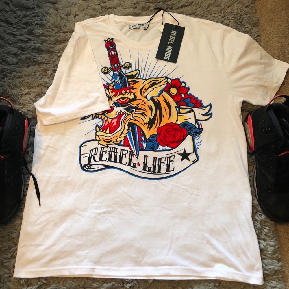 Rebel Minds Graphic Men’s Shirt